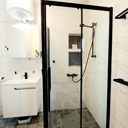 Genius Apartment